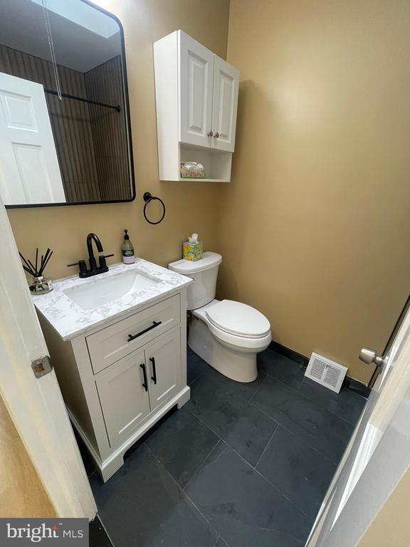 Building Photo - 1230 Napfle Ave