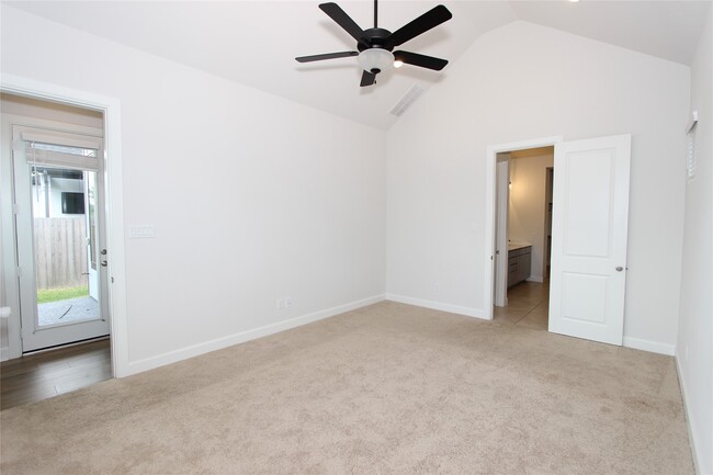 Building Photo - 1443 Park Path Dr