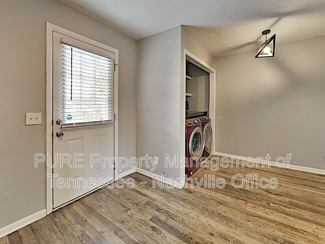 Building Photo - 613 Eastboro Dr