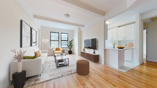 Building Photo - 145 W 96th St