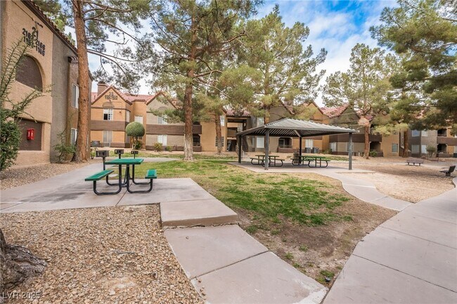 Building Photo - 2200 S Fort Apache Rd