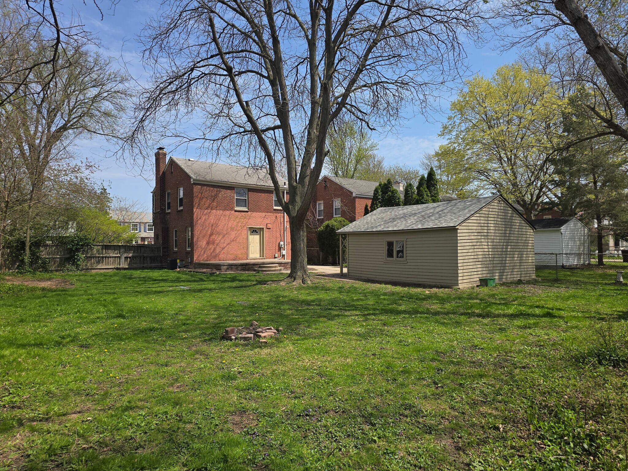 Building Photo - 1705 Bournemouth Rd