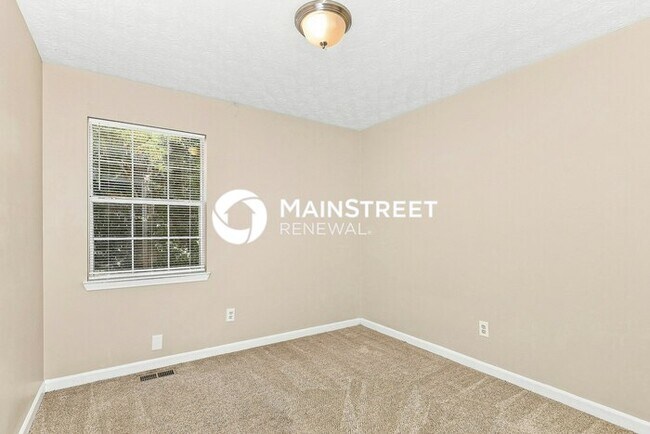 Building Photo - 3 Bedroom Pet-Friendly Home in Hampton, GA with Main Street Renewal