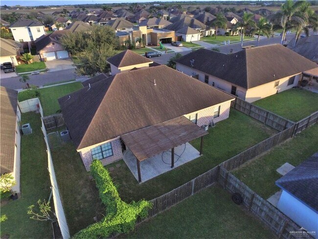 Building Photo - 45 Sycamore Dr