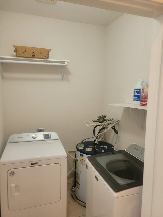 Building Photo - 1330 Old Spanish Trl