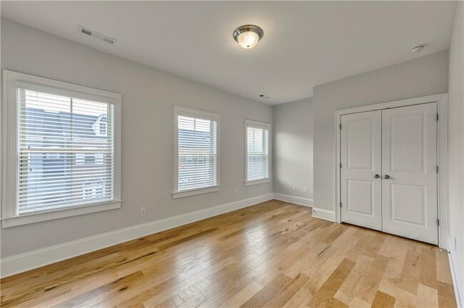 Building Photo - 1642 Canopy Chase NE