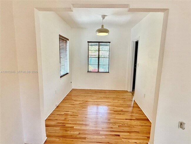 Building Photo - 2321 SW 31st Ave