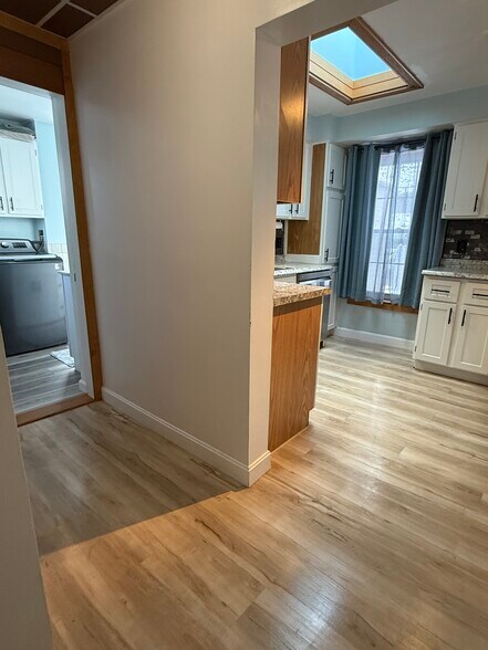 Building Photo - 195 Huntress St