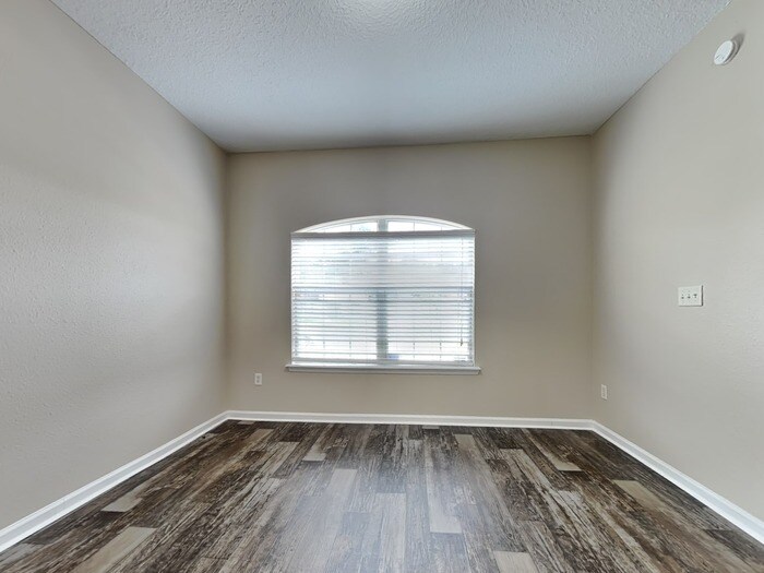 Building Photo - 916 Bonaparte Landing Ct