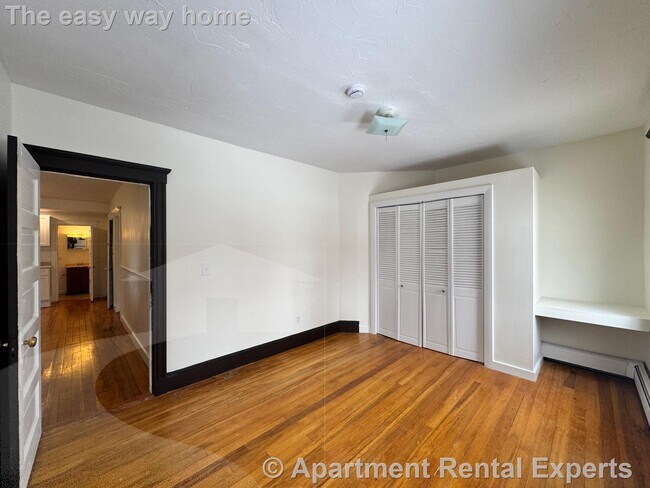 Building Photo - 40 A Linden Ave