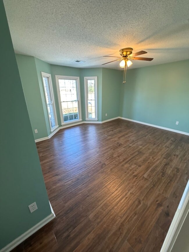 Building Photo - 1147 Junco Cove