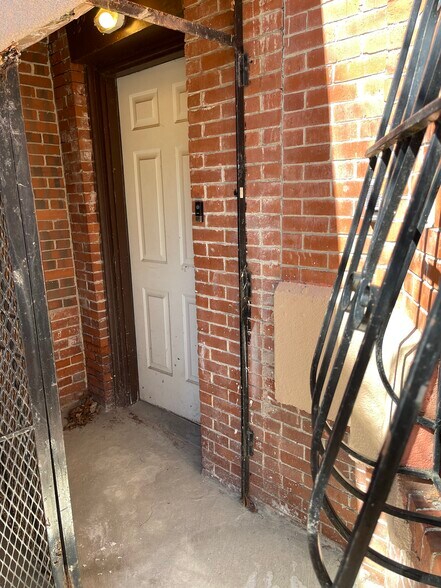 Building Photo - 12 Millmont St