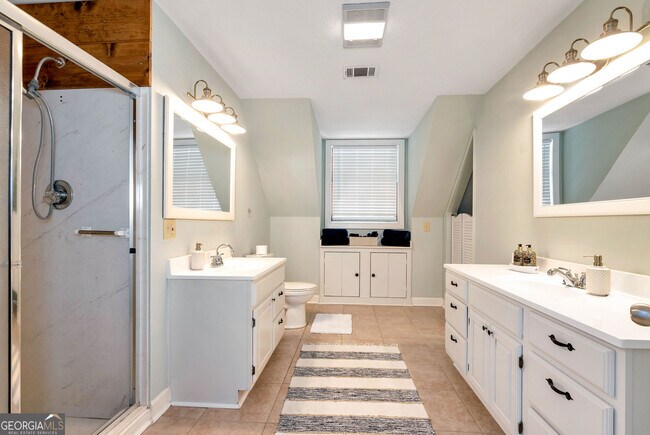 Building Photo - 3978 Pineshore Cir