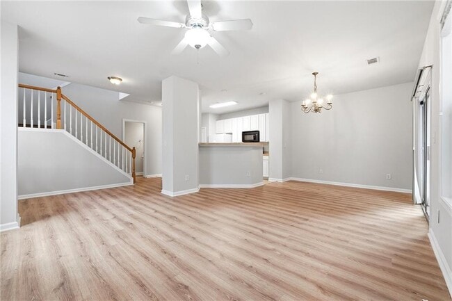 Building Photo - 1006 Ivydale Cir