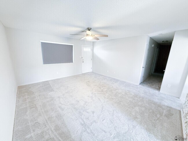 Building Photo - 8558 E 38th Ln