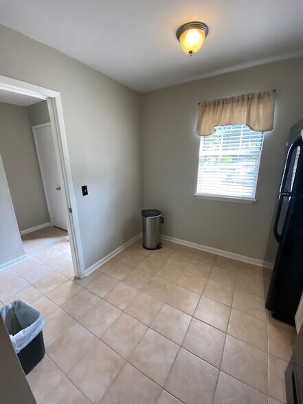 Building Photo - 6042 Heath Valley Rd