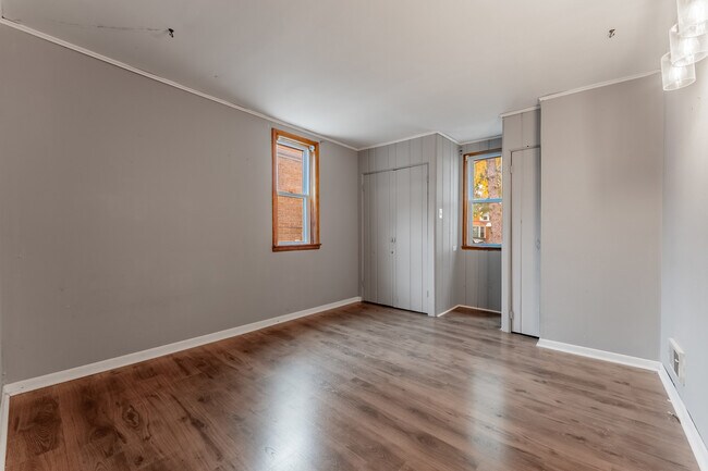 Building Photo - 3635 N Oconto Ave