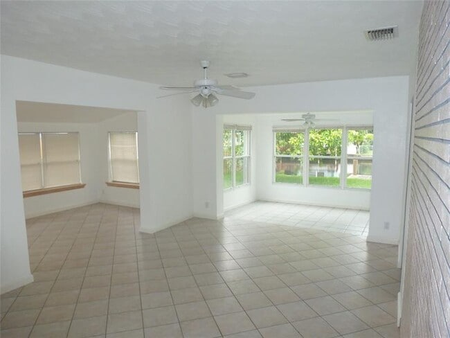 Building Photo - 2710 Thomas St