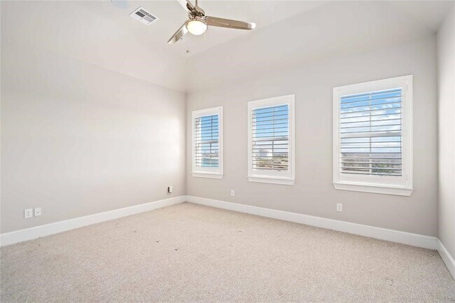 Building Photo - 9658 Knight Rd