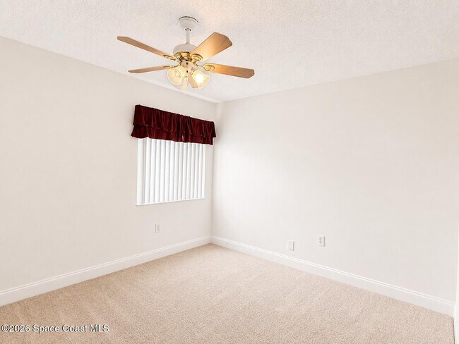 Building Photo - 662 Castaways St NE