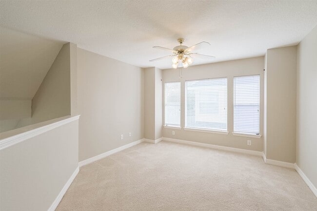 Building Photo - 5911 Brook Bend Dr