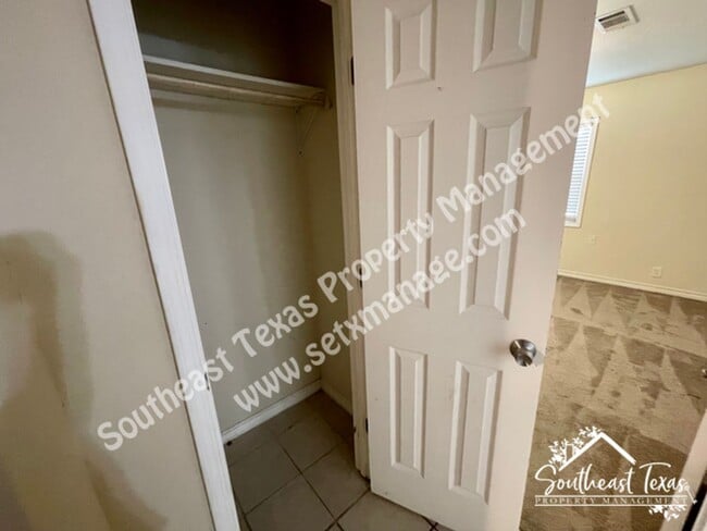 Building Photo - Cute Home in Lumberton, TX!