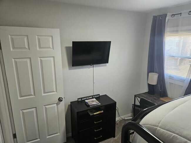 Building Photo - 2213 Wharton Ave