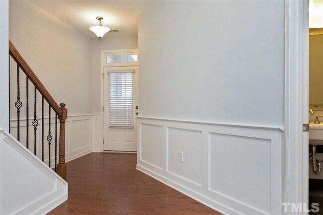 Building Photo - 3 Bedroom 2.5 Bathroom Townhome Home w/ Open Floorplan and a 2 car Garage in the heart of Morrisv...