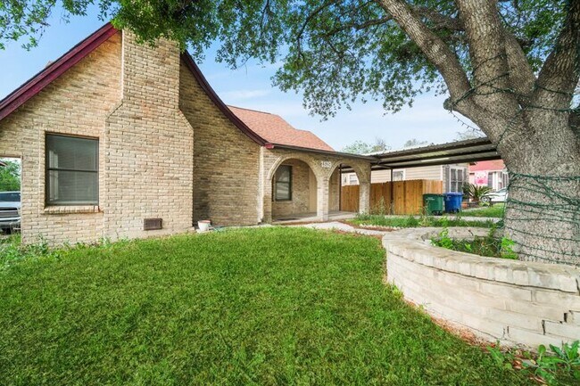 Building Photo - 1519 Schley Ave