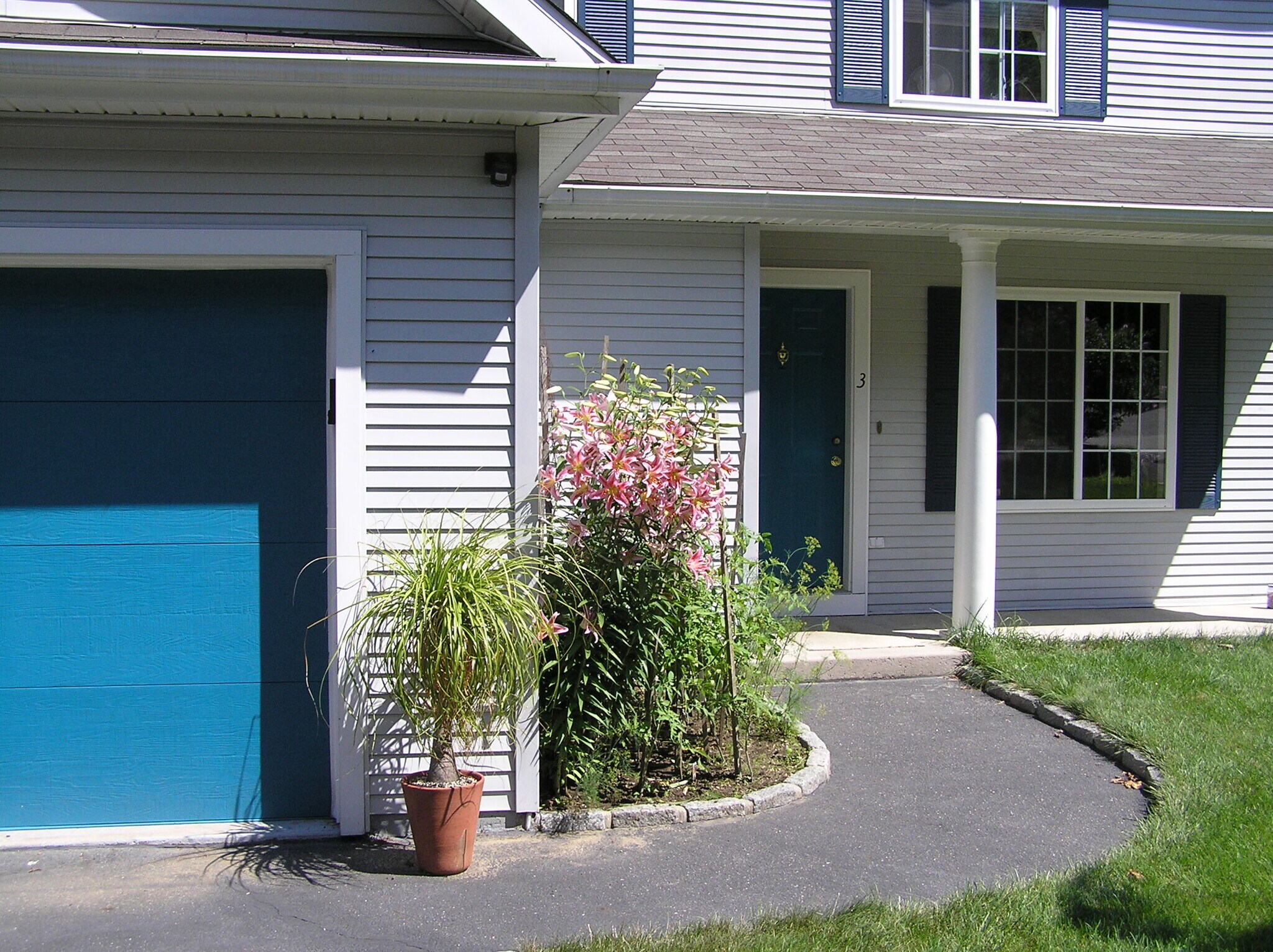 Building Photo - 3 Starwood Ln