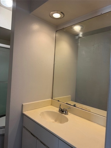 Building Photo - 13424 Blossomheath Ln