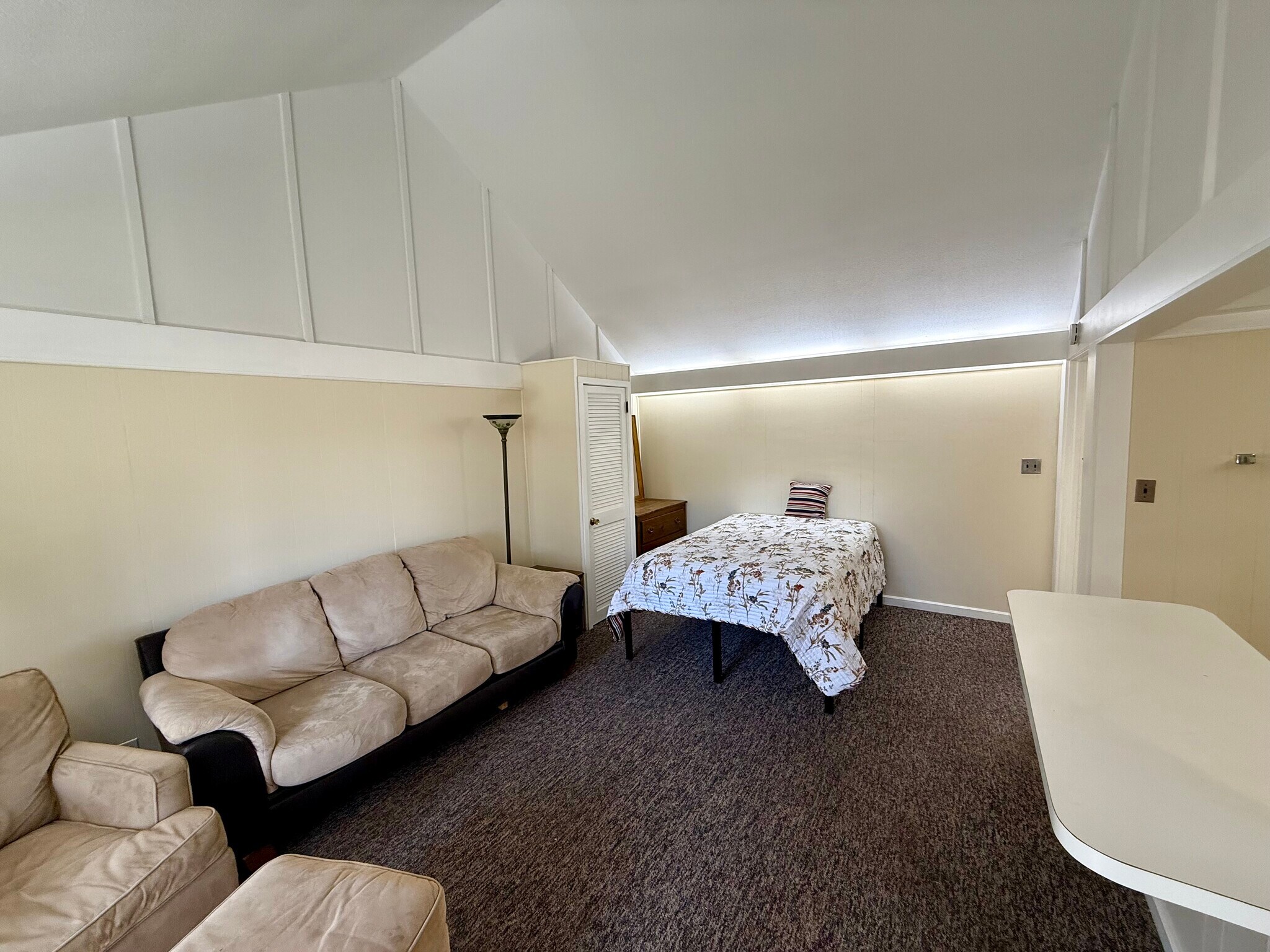 Building Photo - 130 Fairway Ave