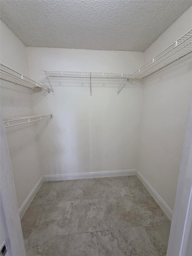 Building Photo - 5672 Rock Island Rd