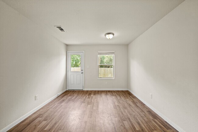 Building Photo - 2638 Bedrock Ln