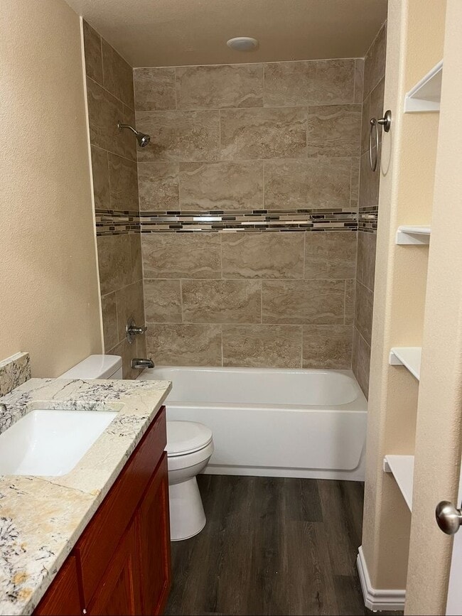 Building Photo - 215 W Dunn Ave