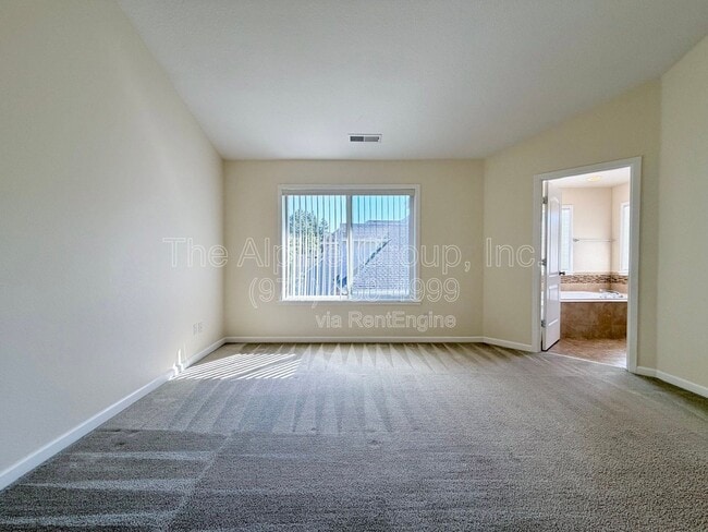 Building Photo - 351 NW Kotrik Pl