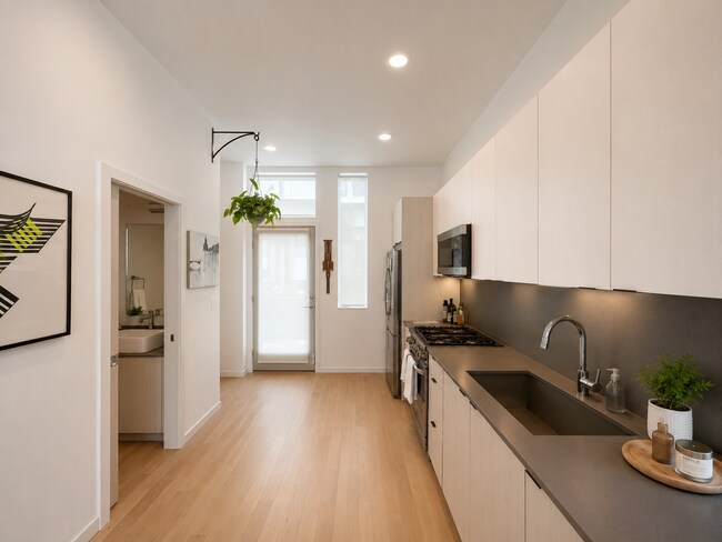 Building Photo - Magnolia Townhome