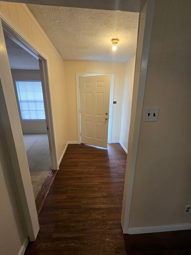 Building Photo - 619 Morrell St