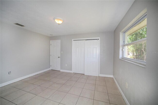 Building Photo - 2500 Chilk Ave