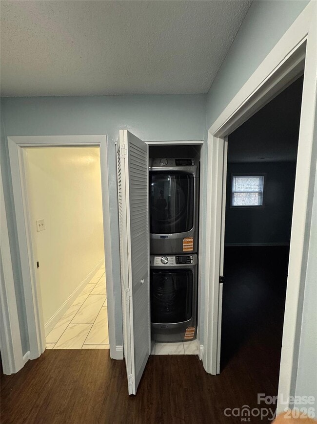 Building Photo - 4488 Giles Ave