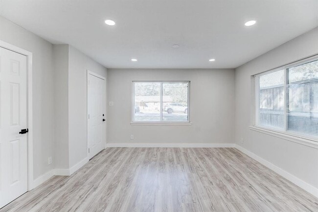 Building Photo - 207 Betral St