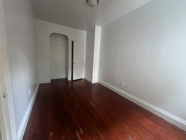 Building Photo - Spacious 5 Bedroom with Off Street Parking
