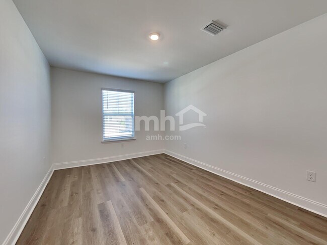 Building Photo - 313 Calla Lily Ct