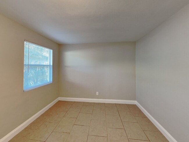 Building Photo - Beautiful 3 Beds 2 Baths Home in Jacksonville