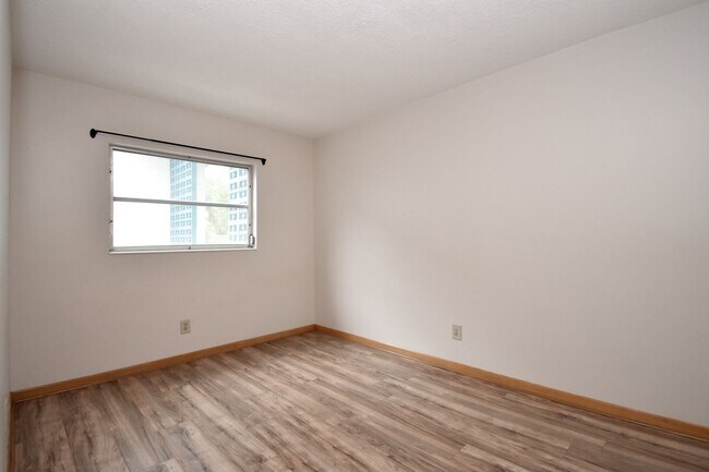 Building Photo - 3658 NW 40th Pl