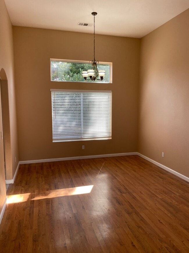 Building Photo - Beautiful Rocklin 4 Bedroom Home with 3 Ca...
