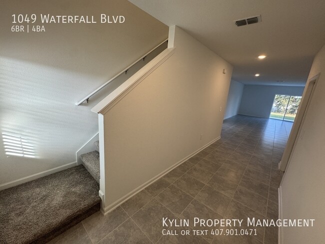 Building Photo - 1049 Waterfall Blvd