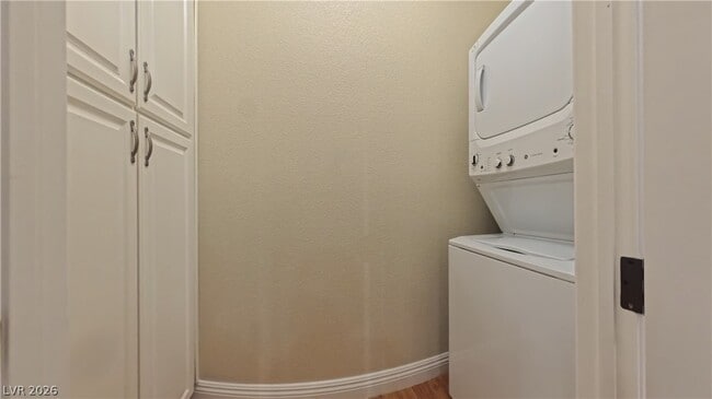 Building Photo - 1274 Calcione Dr