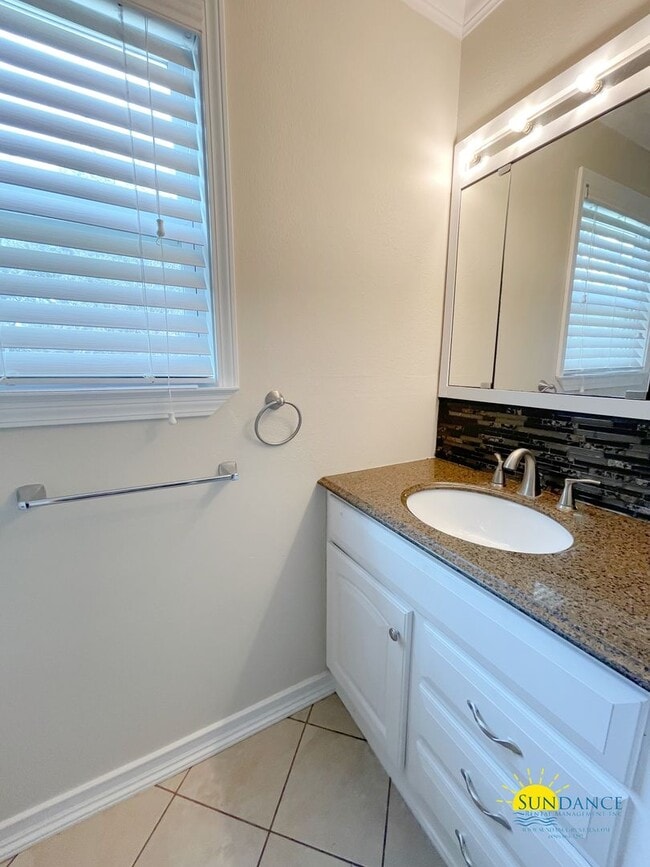 Building Photo - Spacious 4-Bedroom Home Minutes from Eglin AFB with a great home gym!