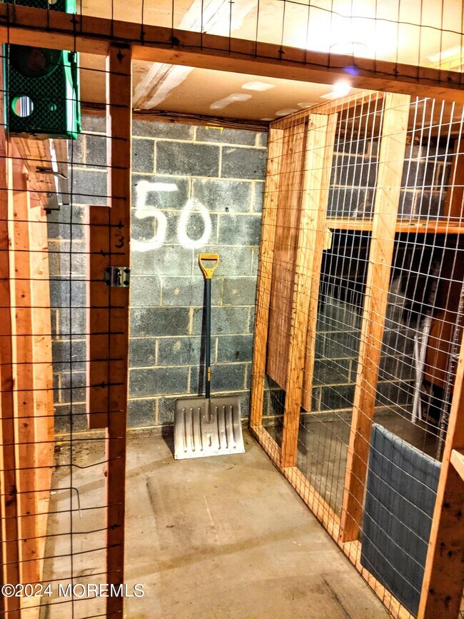 Building Photo - 364 Westwood Ave